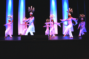 Leuchtertanz  Tanztheater Salwa