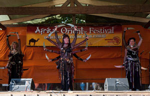 Dolchtan Orient-Tanzstudio Simmerath AFRIKA-ORIENT-FESTIVAL auf der Burg Satzvey